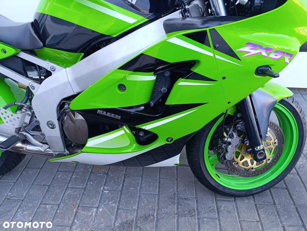 Kawasaki ZXR - 24
