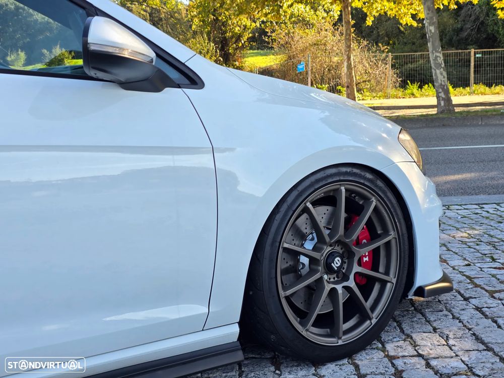 Volkswagen Golf 2013 photo 2