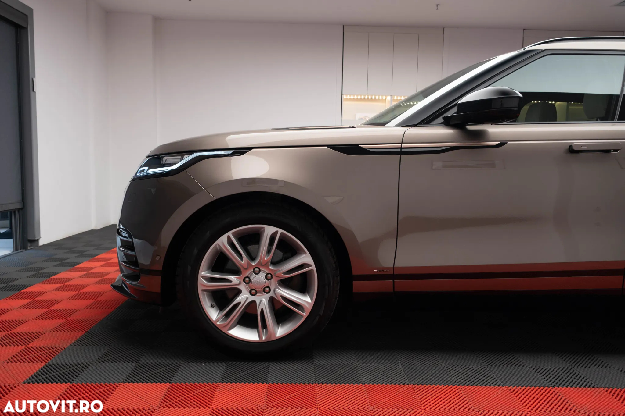 Land Rover Range Rover Velar 2.0 R-Dynamic - 12