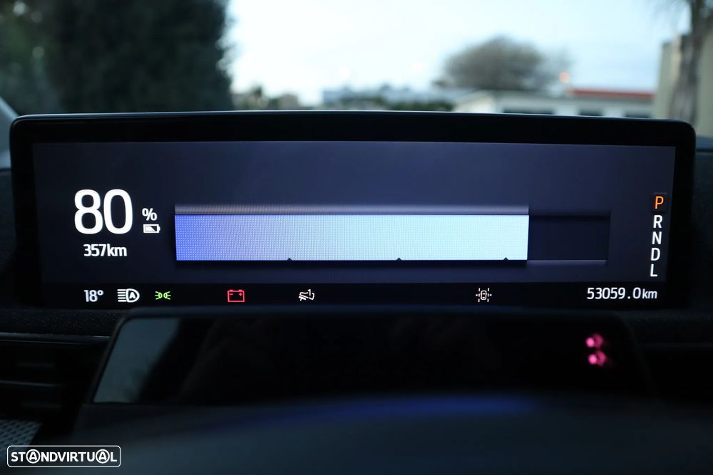 Ford Mustang Mach-E Standard - 36