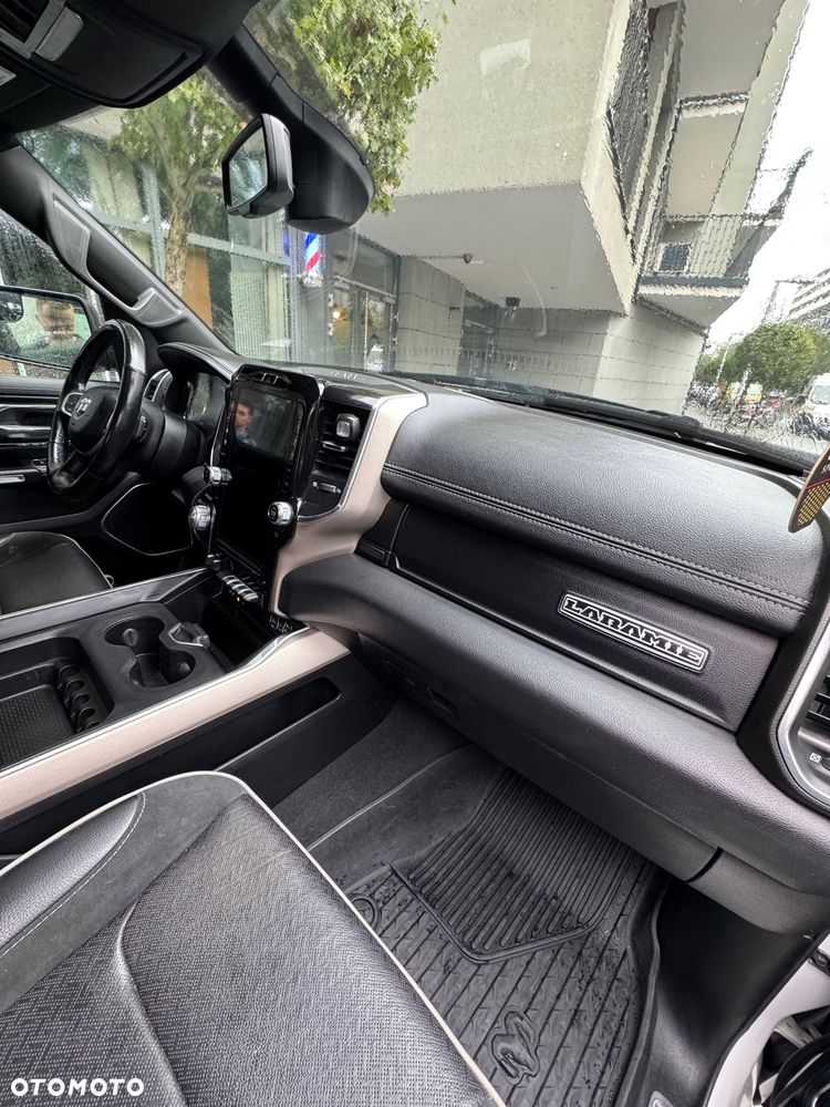 RAM 1500 Crew Cab Shortbed Laramie - 14