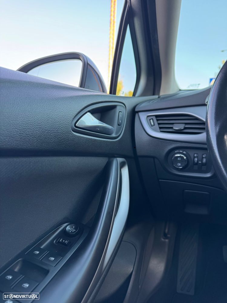 Opel Astra Sports Tourer 1.5 D Design & Tech S/S - 11