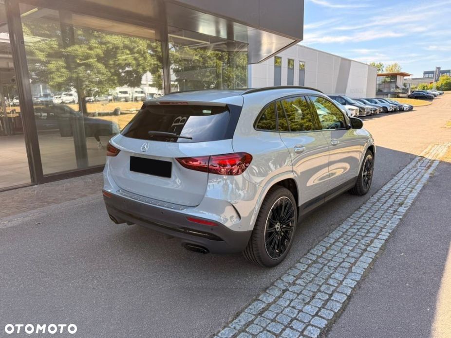 Mercedes-Benz GLA 200 d AMG Line 8G-DCT - 3