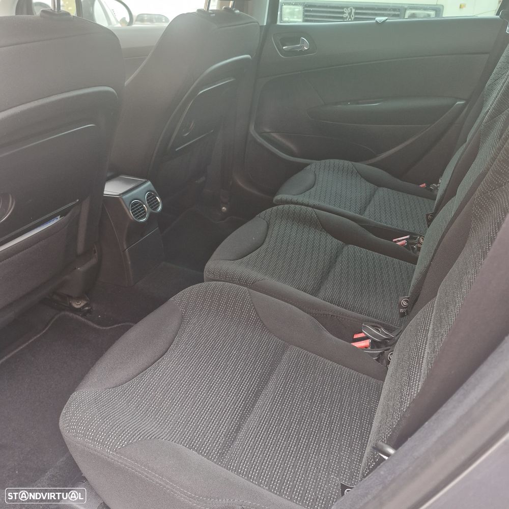 Peugeot 308 SW HDi FAP 110 Platinum - 21