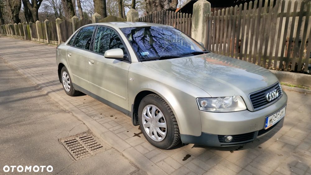 Audi A4 Limousine - 6