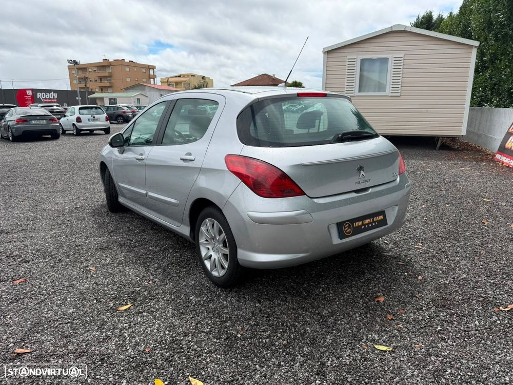 Peugeot 308 1.6 HDi Executive - 3
