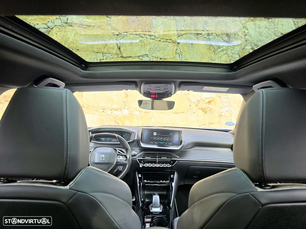 Peugeot e-2008 50 kWh GT - 39