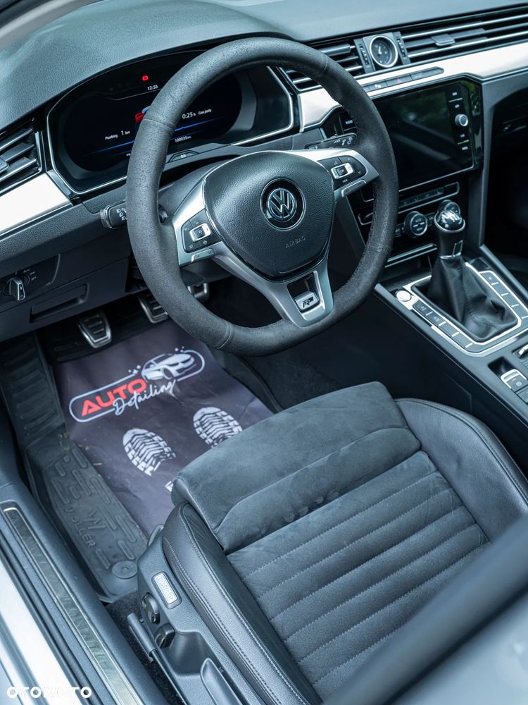 Volkswagen Passat Variant 2.0 TDI SCR Highline - 12