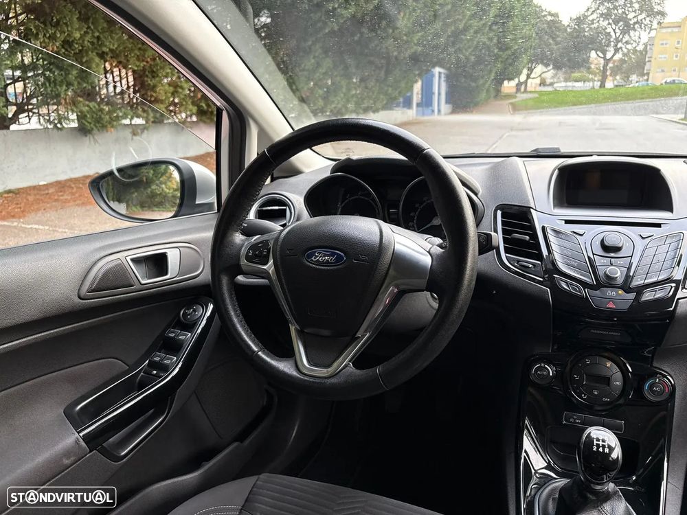 Ford Fiesta 1.0 T EcoBoost Titanium - 25