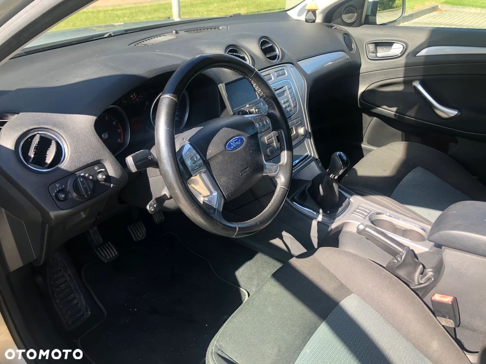 Ford Mondeo 2.0 Ghia Executive - 5