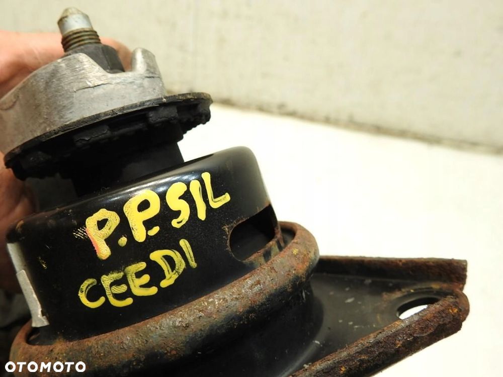 ŁAPA PODUSZKA SILNIKA KIA CEED I 1.6 GDI - 2