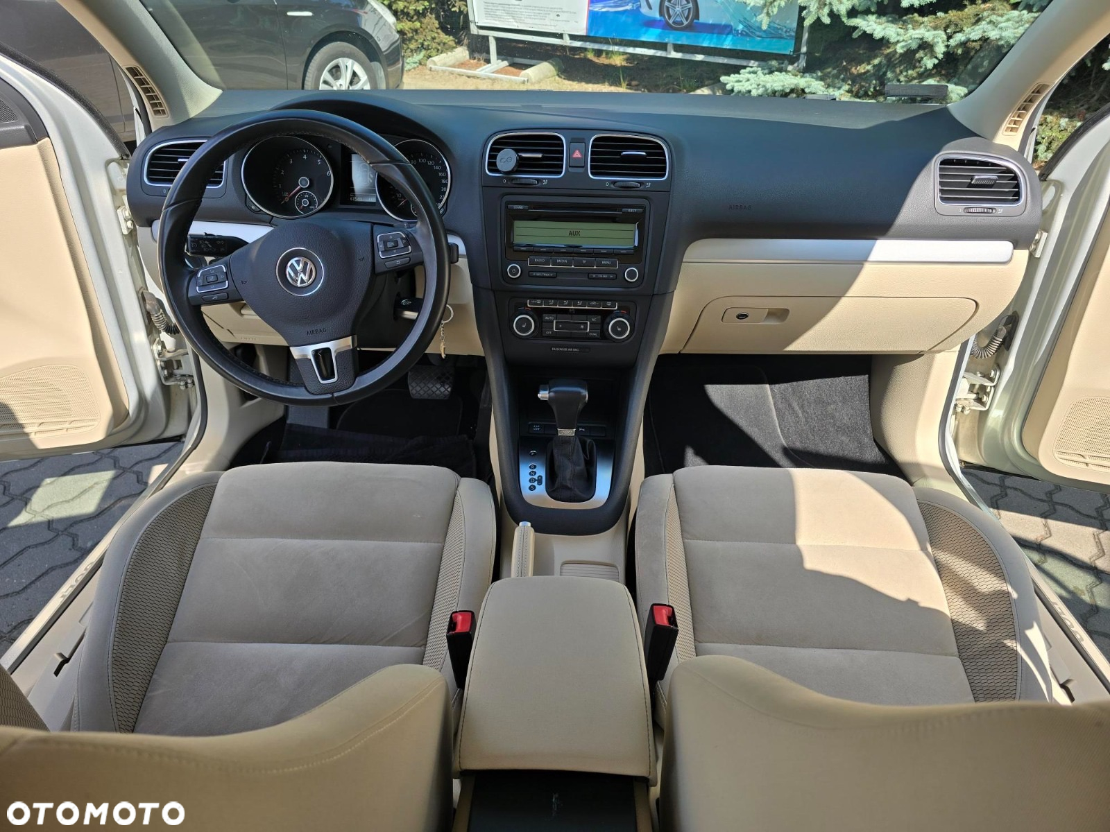 Volkswagen Golf - 6