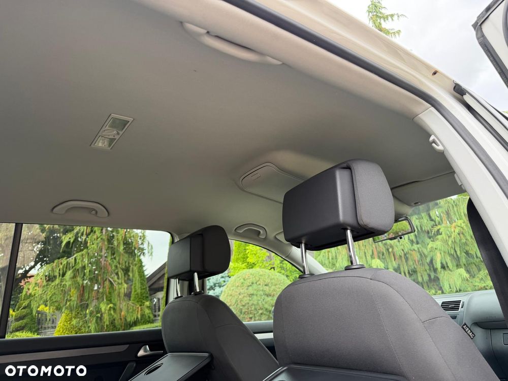 Volkswagen Touran 2.0 TDI DPF BlueMotion Technology DSG Life - 25