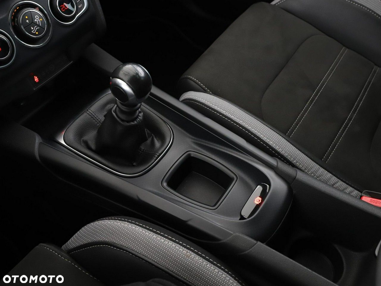 DS Automobiles DS 4 Crossback - 28
