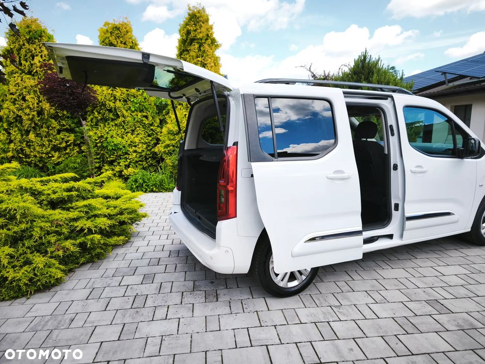 Toyota Proace City Verso 1.2 Turbo L1 Team Deutschland - 3
