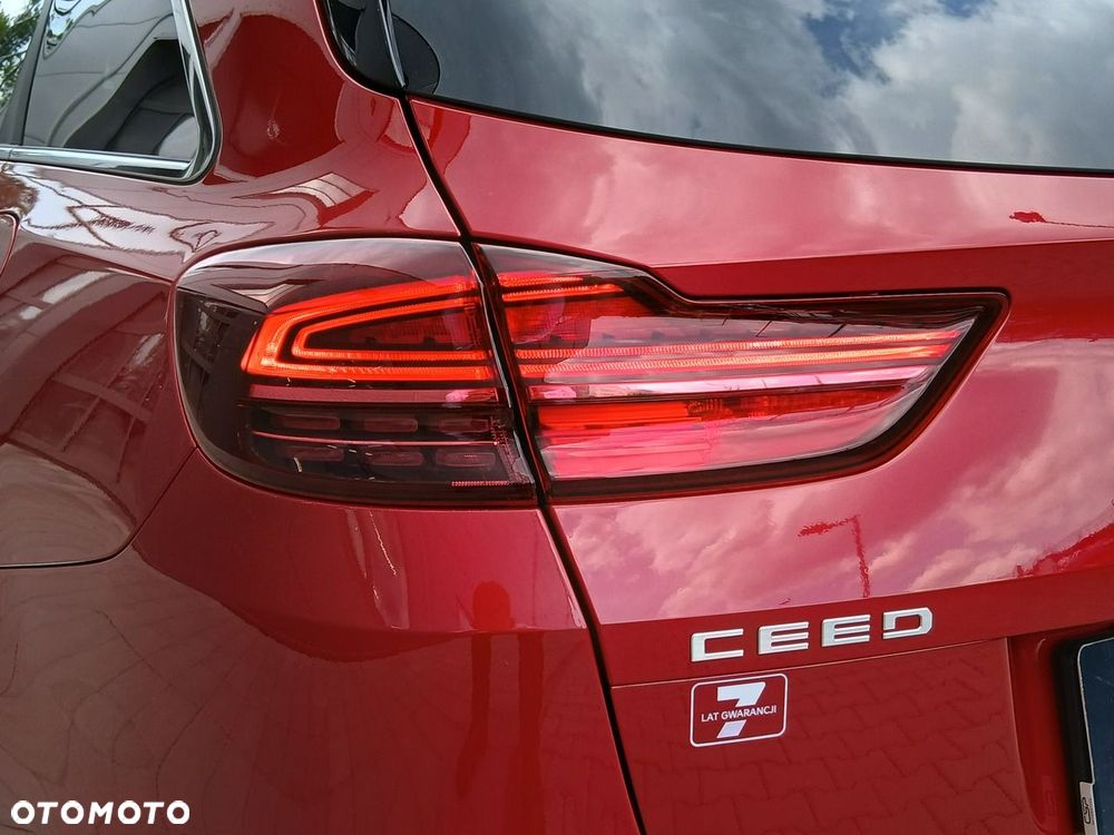 Kia Ceed - 13