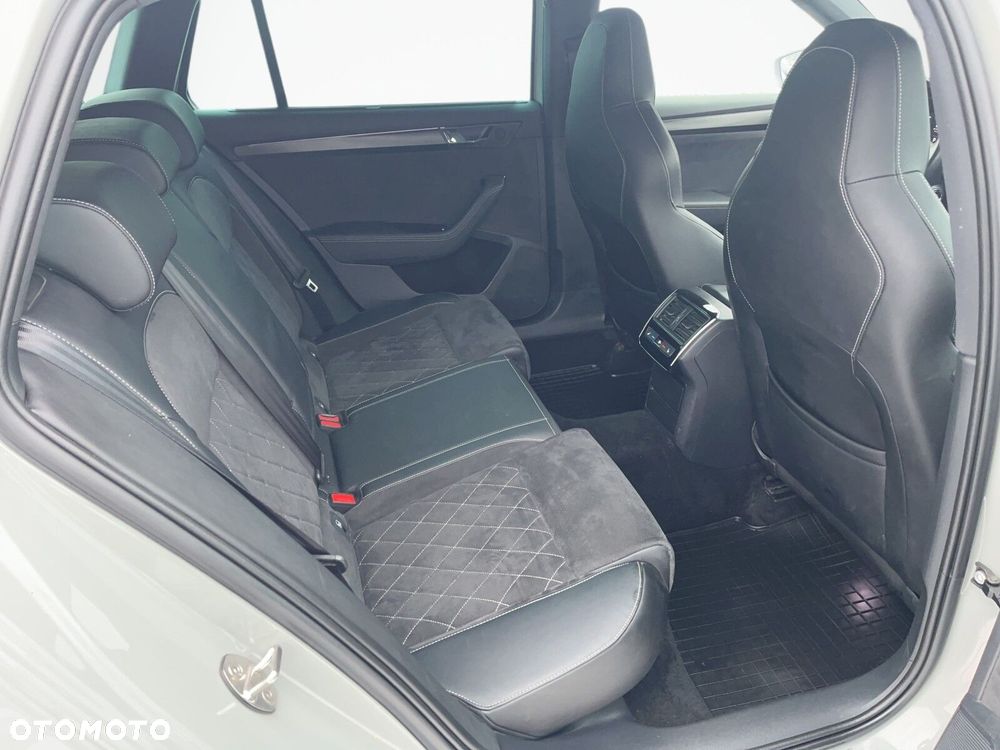 Skoda Superb 2.0 TDI SCR Sportline DSG - 13