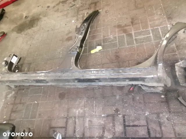 PRÓG SŁUPEK Z PROGIEM TOYOTA VERSO 09-18 - 1