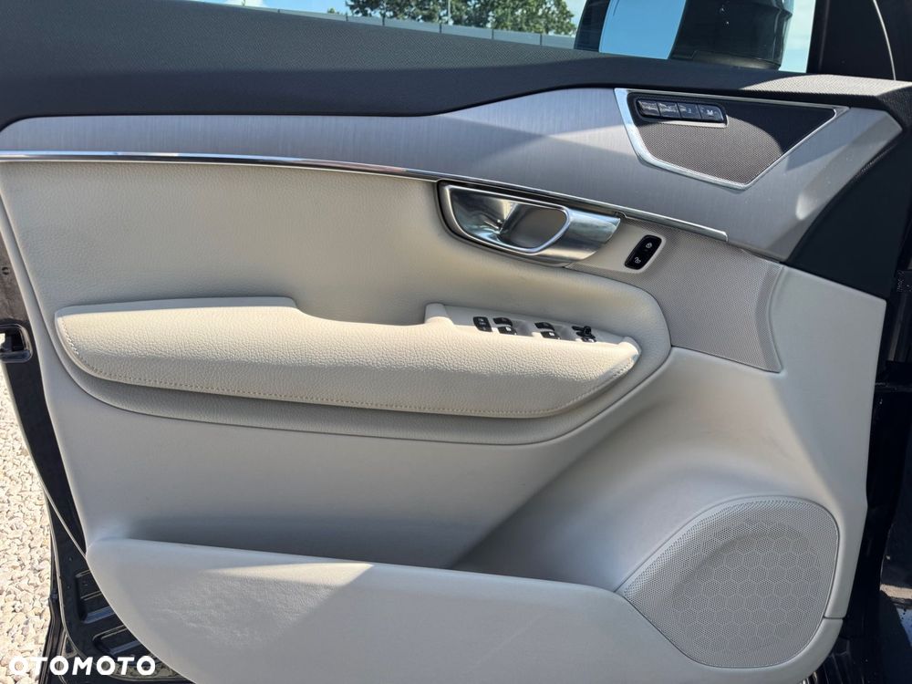 Volvo XC 90 - 11