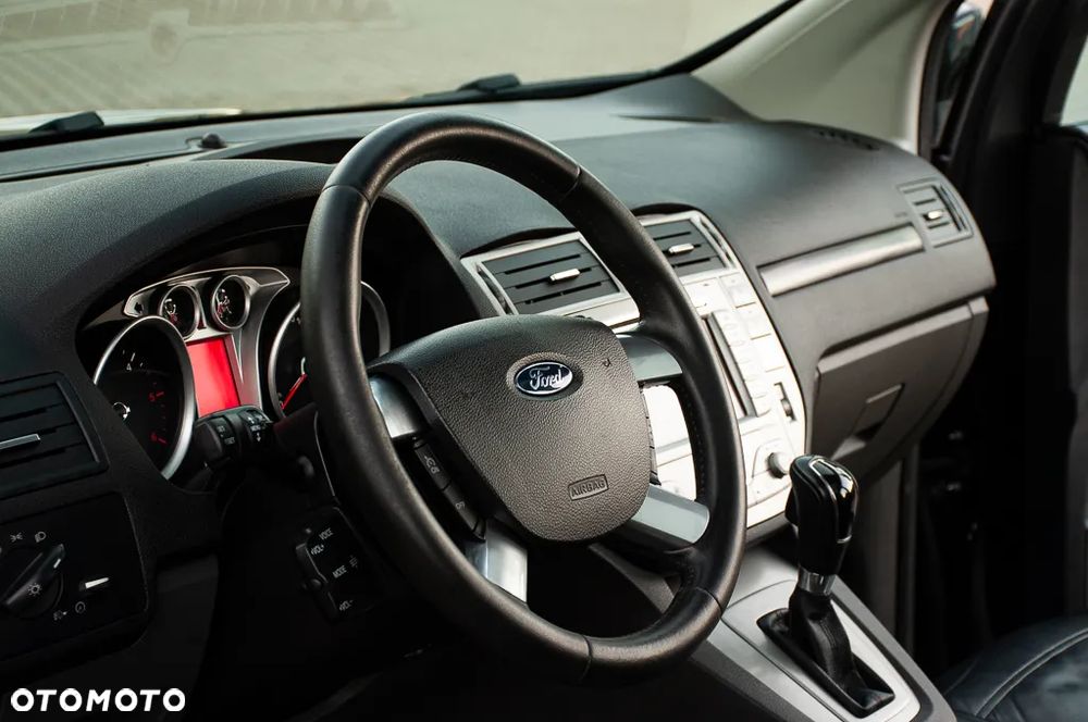 Ford Kuga 2.0 TDCi 4WD Titanium - 27