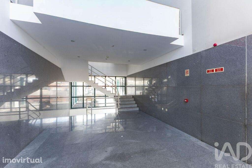 Prédio em Moreira - Grande imagem: 3/25