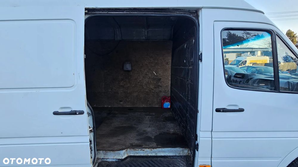 Mercedes-Benz Sprinter - 12