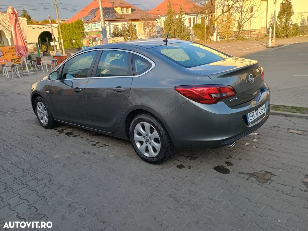 Opel Astra 1.4 ECOTEC Turbo Enjoy - 1