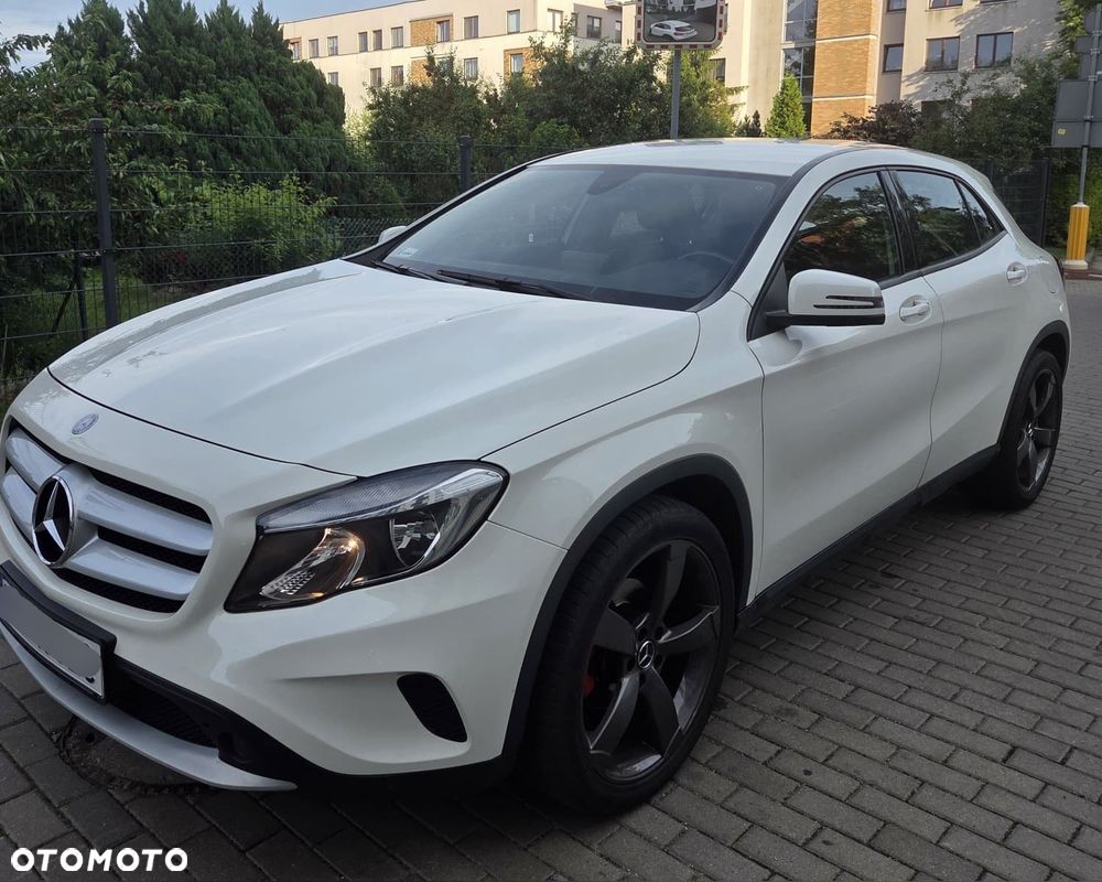 Mercedes-Benz GLA - 1