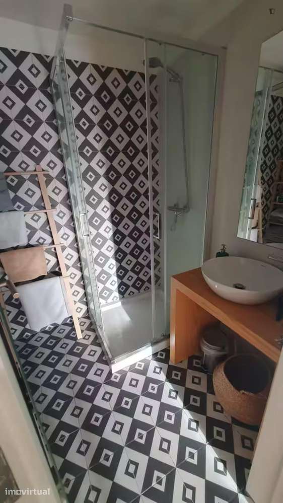 Estúdio - localizado em Santo Ildefonso Porto - Grande imagem: 2/8