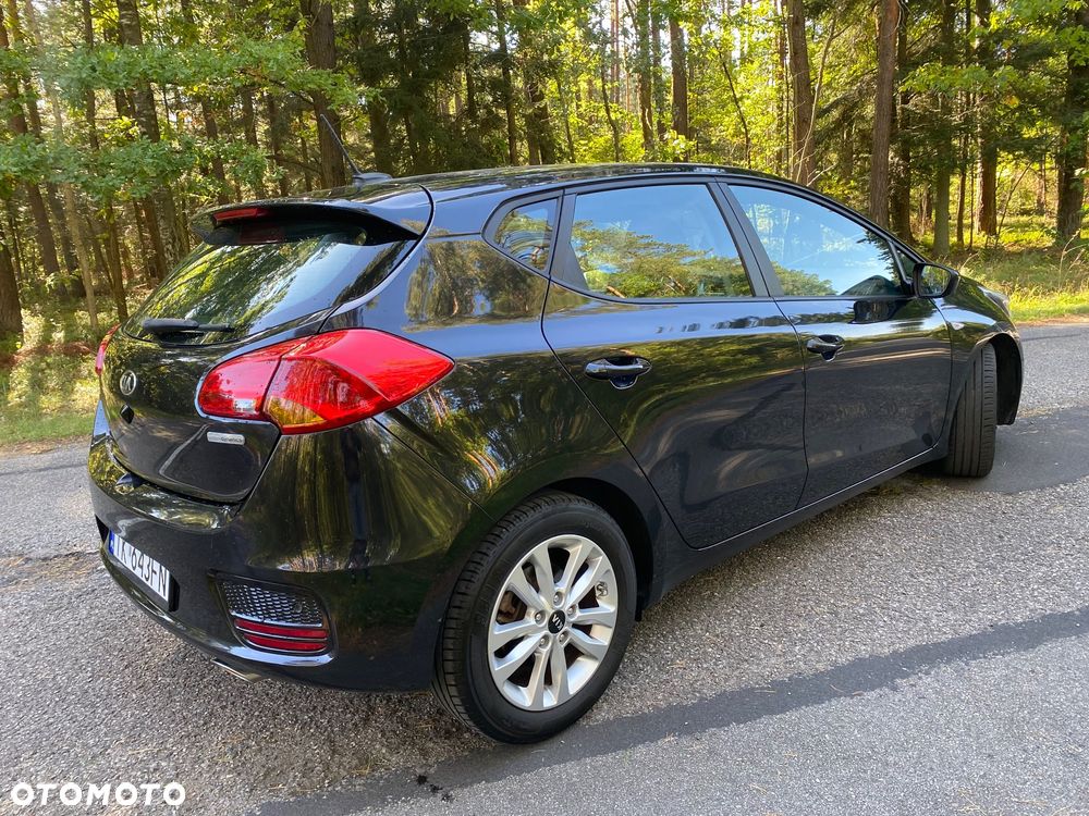 Kia Ceed 1.6 CRDi 136 DCT ISG Spirit - 23