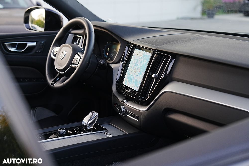 Volvo XC 60 Recharge T6 Twin Engine eAWD R-Design Expression - 29