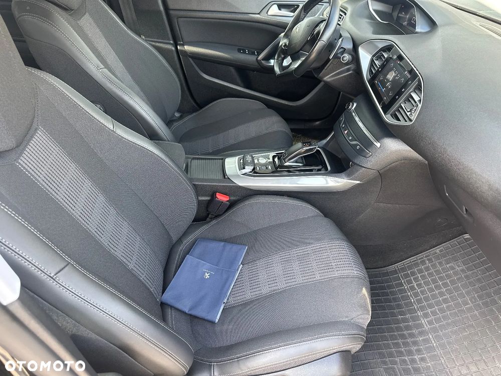 Peugeot 308 1.5 BlueHDi Allure Pack S&S EAT8 - 20