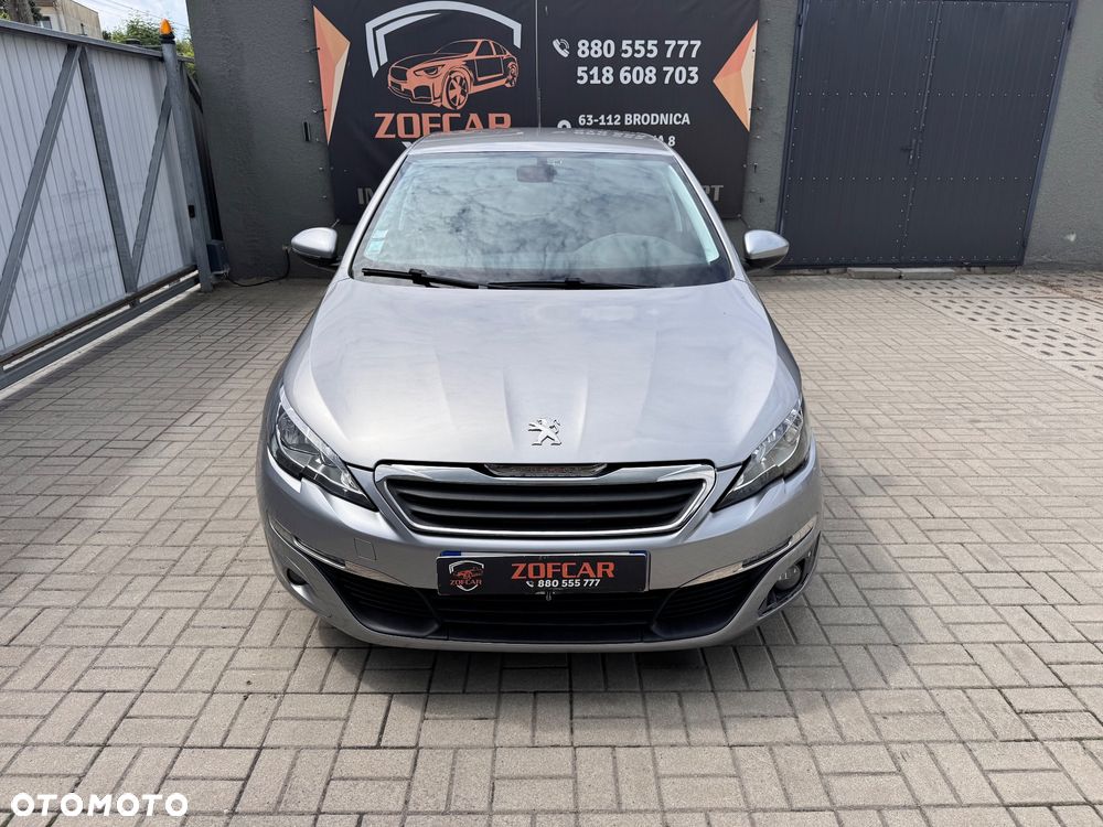 Peugeot 308 - 8