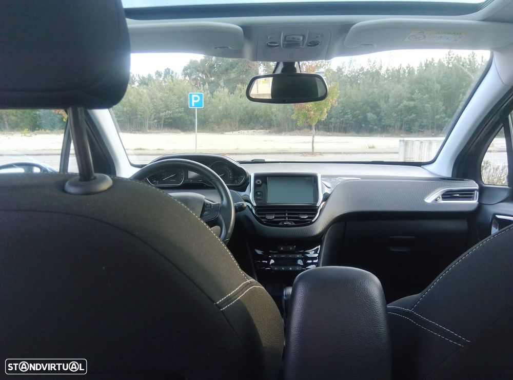 Peugeot 208 PureTech 82 Start & Stop Allure - 8