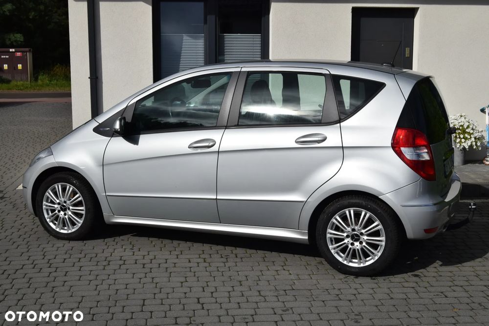 Mercedes-Benz Klasa A 160 BlueEFFICIENCY Elegance Special Edition - 9
