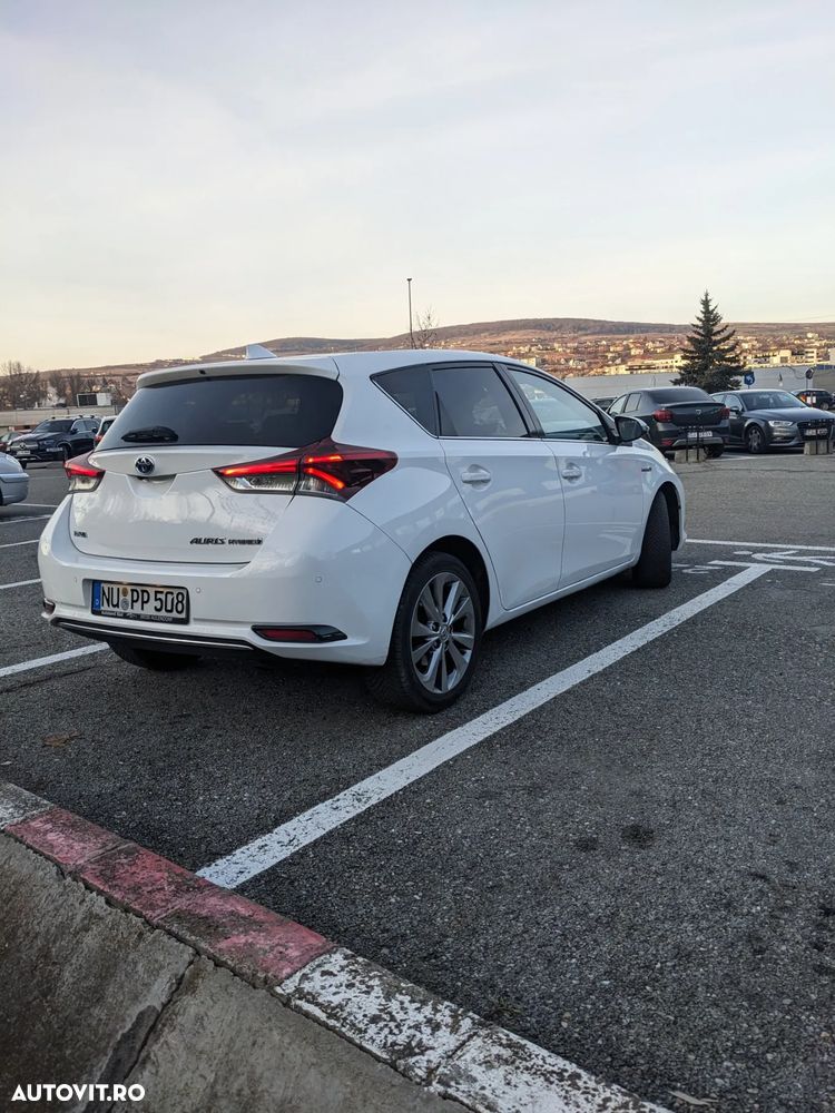 Toyota Auris 1.8 L VVT-i Hybrid Sol - 4