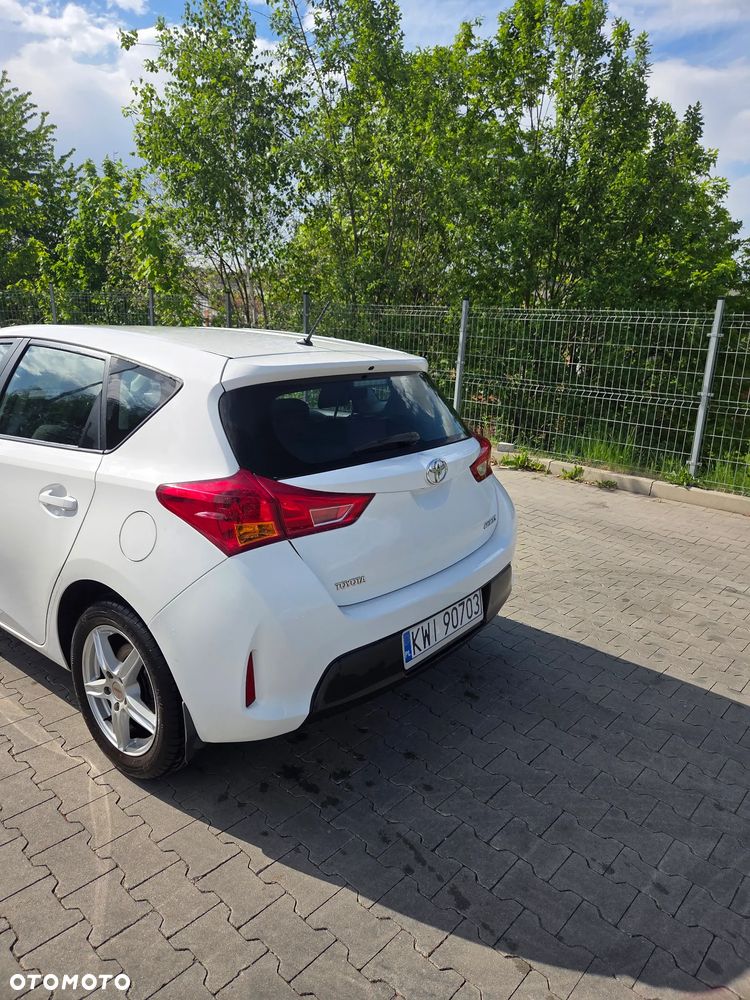 Toyota Auris 1.4 D-4D Active - 3