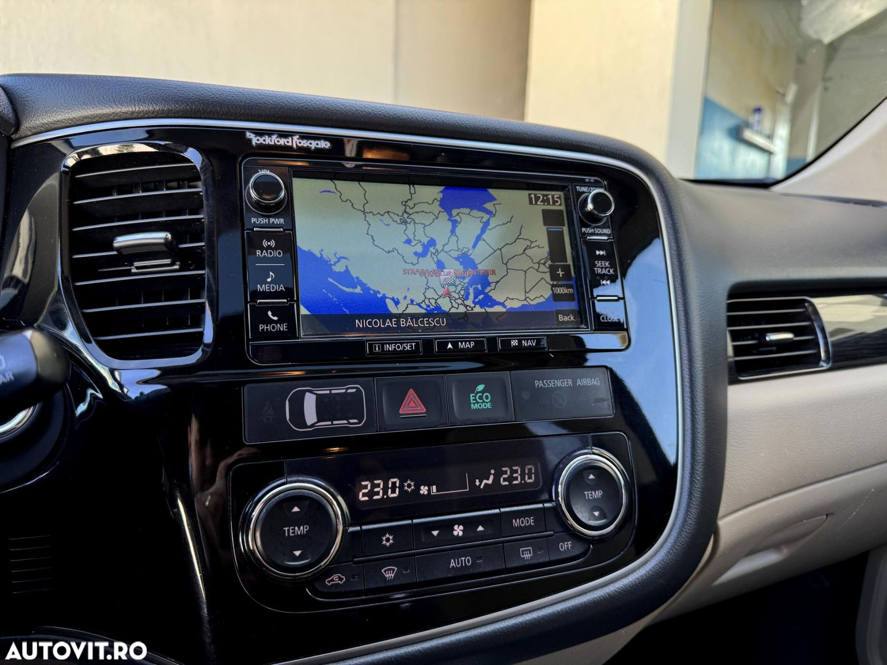 Mitsubishi Outlander - 10