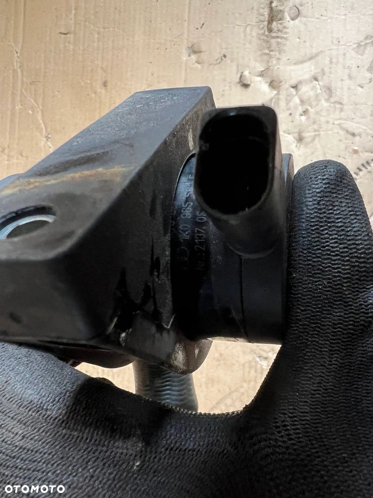 Dodatkowa pompka wody wąż rurka VW Passat B6 1K0965561F 1K0122063K - 4