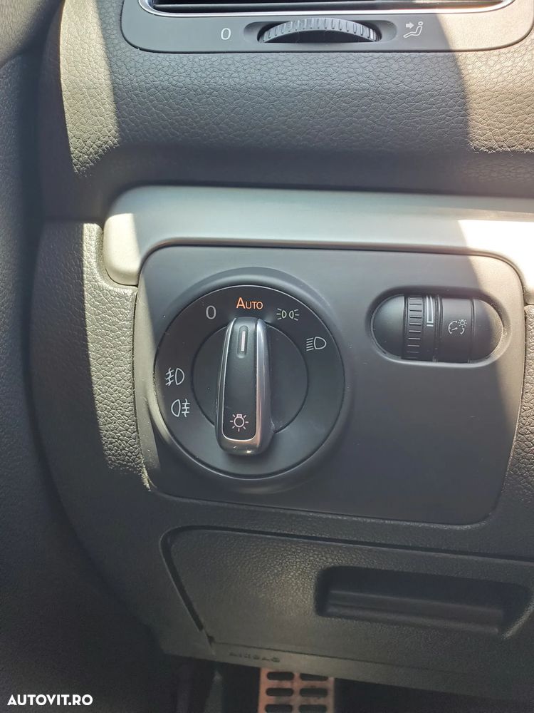 Volkswagen Golf 1.6 TDI DPF BlueMotion Technology Style - 17