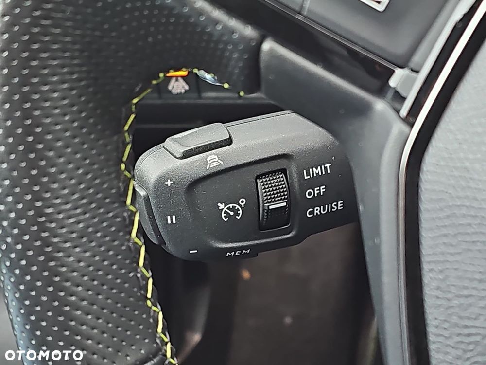 Peugeot 2008 1.2 PureTech GT Line S&S EAT8 - 26