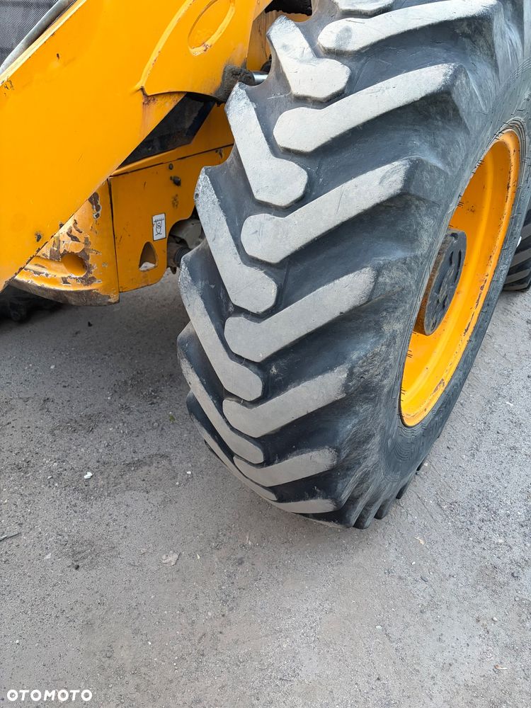 JCB 4CX - 9