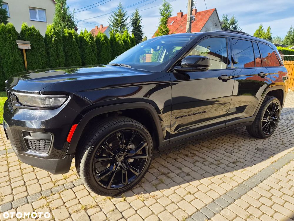Jeep Grand Cherokee - 30