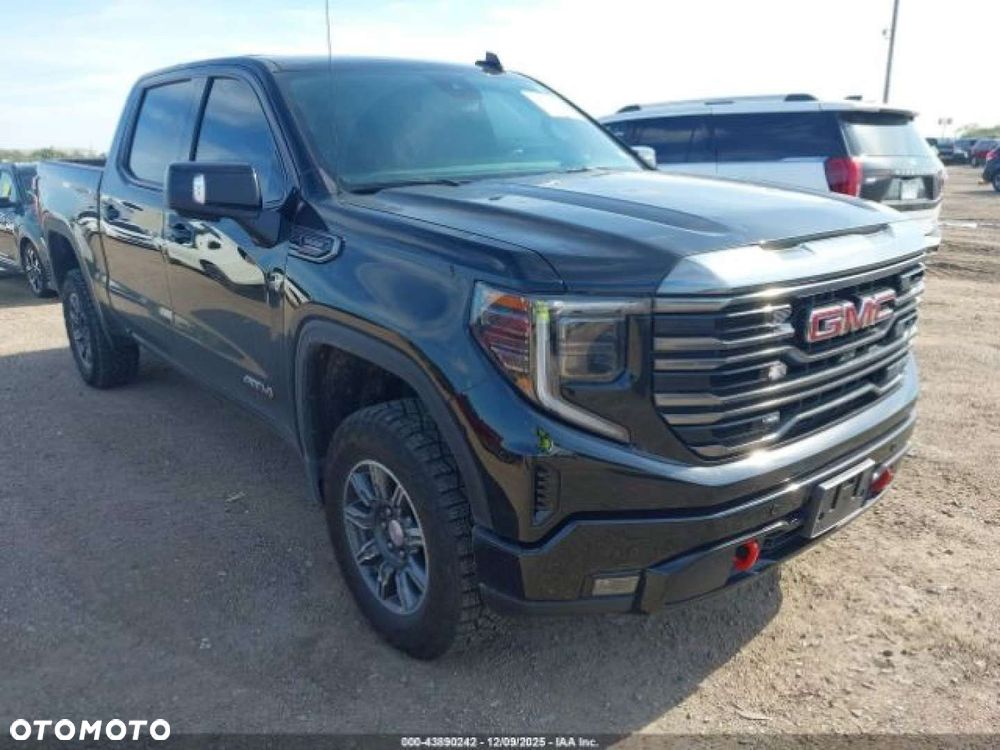 GMC Sierra - 2