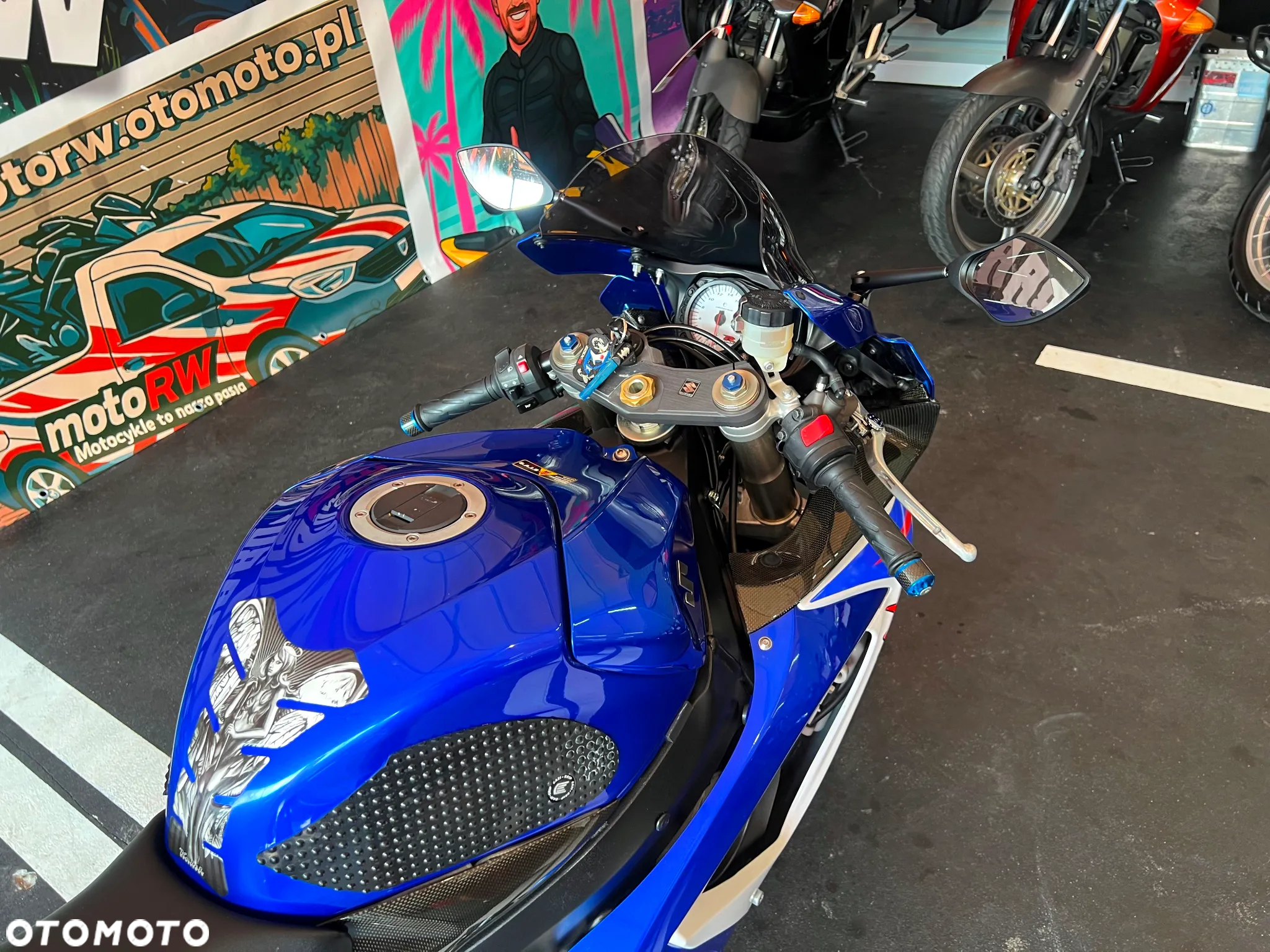 Suzuki GSX-R - 15