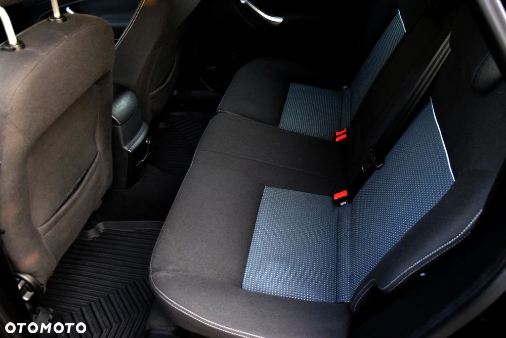 Ford Mondeo 2.0 FF Titanium - 17