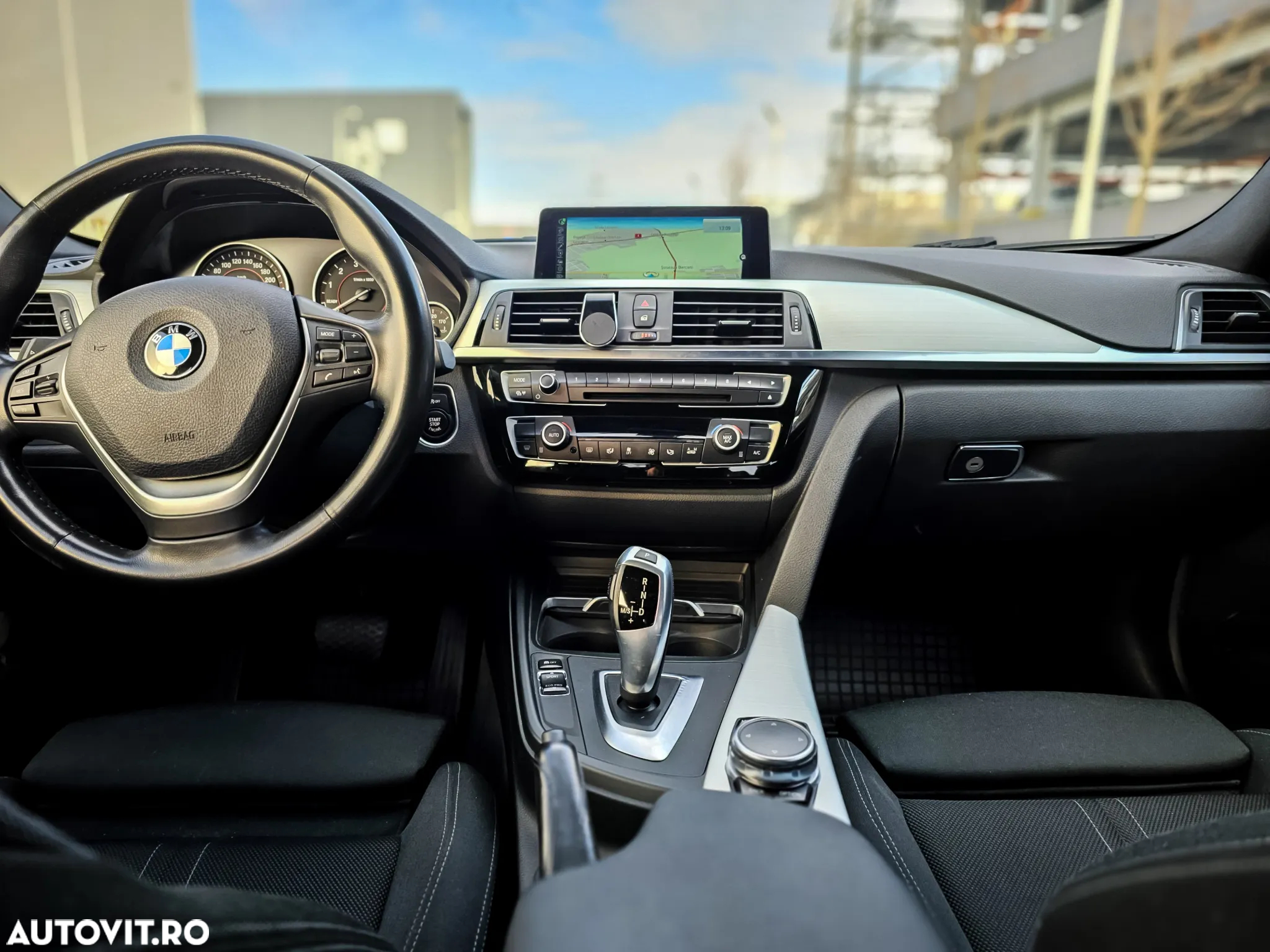 BMW Seria 3 318i Aut. Sport Line - 19