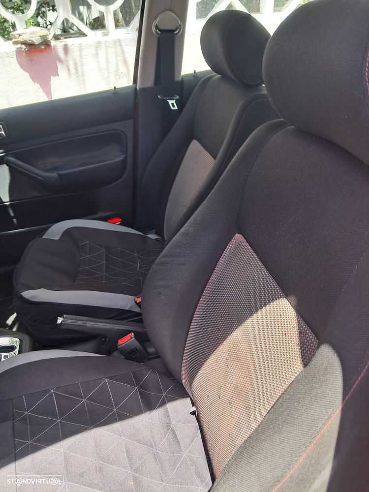 VW Golf - 4