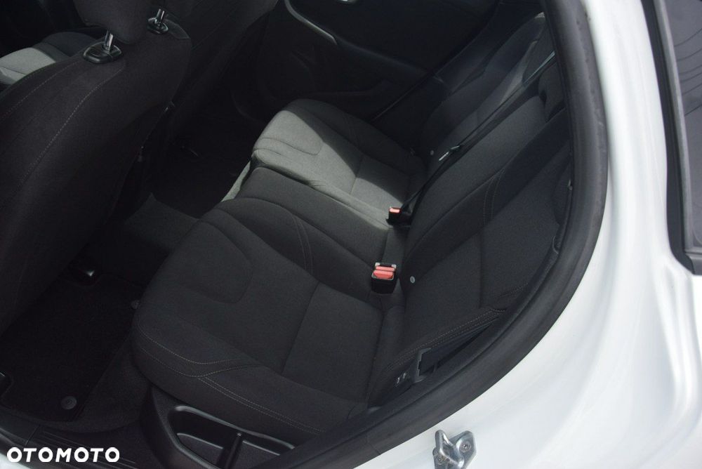 Volvo V40 D2 - 17