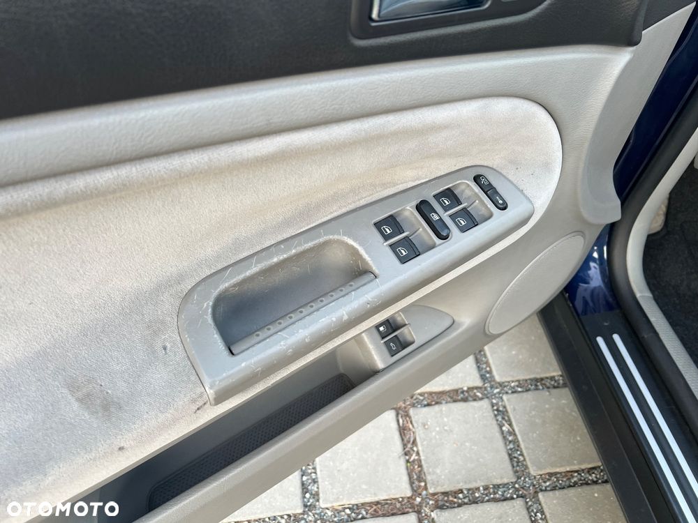 Volkswagen Passat - 17